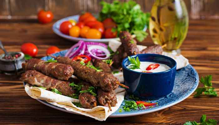 یکی از غذاهای معروف یونانی : سوولاکی (Souvlaki)