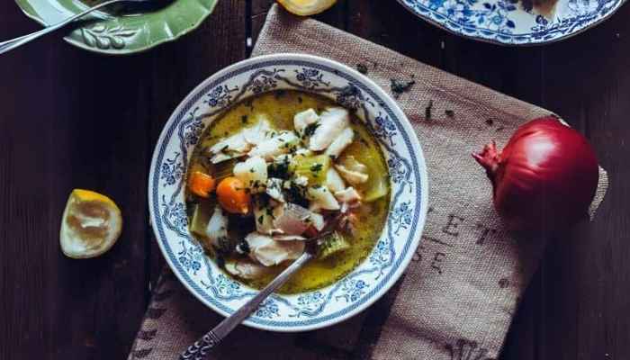 یکی از غذاهای معروف یونان : سیمپوزو پوتس (Psarosoupa (Greek Fish Soup))