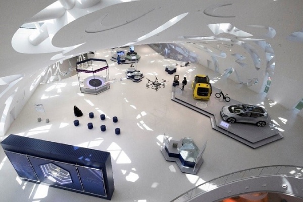 نمای داخلی موزه آینده دبی، مکانی نوآورانه و مدرن برای نمایش فناوریهای پیشرفته، از برترین جاهای دیدنی دبی.