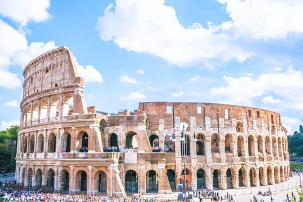 ایتالیا رم کولوسئوم : نماد تاریخ و فرهنگ روم باستان. - اقامت اروپا با تمکن مالی