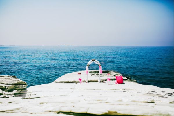 محل برگزاری مراسم ازدواج در کنار دریا در یونان، مکانی ایدهآل برای ازدواج و اخذ اقامت یونان