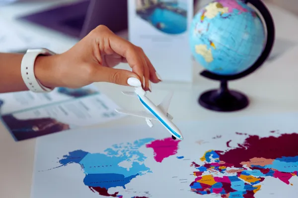 برنامهریزی حمل هوایی بار با نقشه جهان؛ ضرورت بیمه حمل ونقل کالا در تجارت بینالمللی