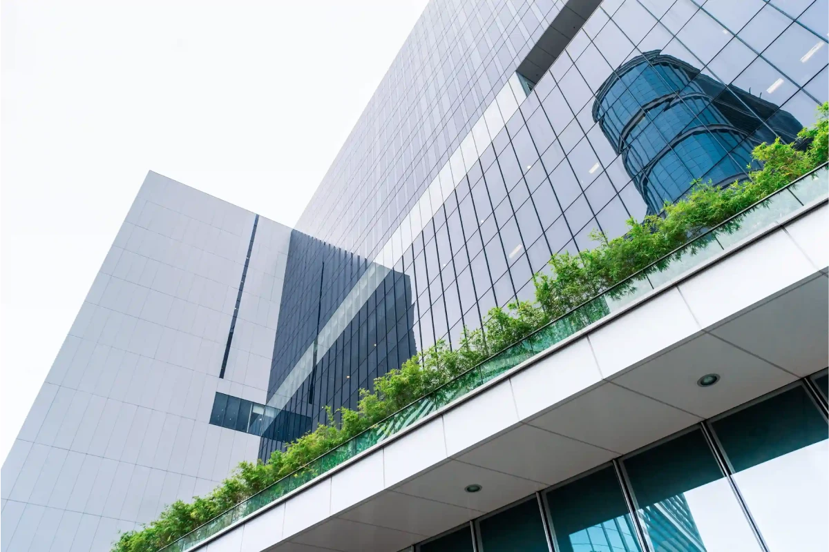 مراحل ثبت شرکت در دبی – تصویری از دفتر اداری مدرن که می‌تواند محل شروع فعالیت شرکت باشد